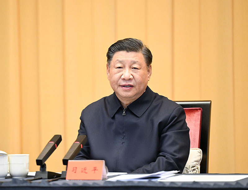11月30日上午，中共中央总书记、国度主席、中央军委主席习近平在上海主持召开深刻推动长三角一体化发展座谈会并颁发沉要讲话。
